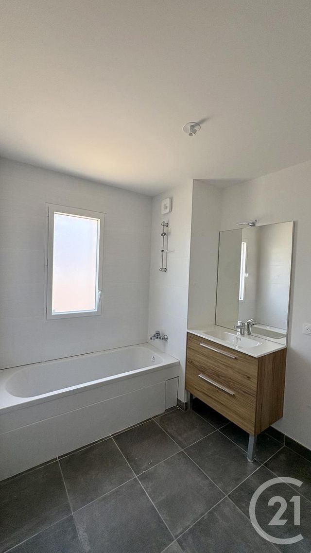 Appartement T3 &agrave; vendre - 3 pi&egrave;ces - 74,36 m2 - 74 - RHONE-ALPES