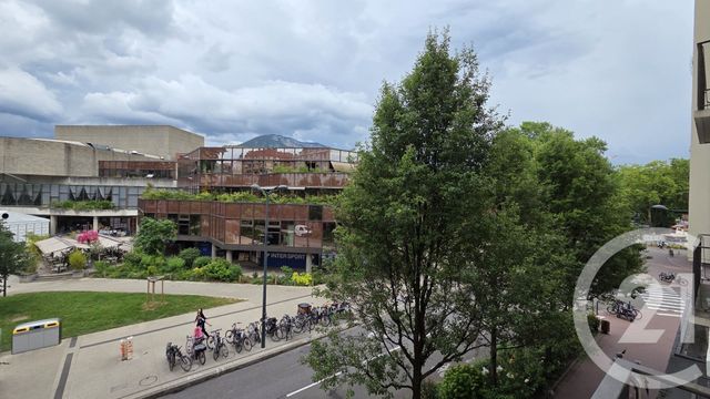 Appartement F3 &agrave; louer - 3 pi&egrave;ces - 80 m2 - Annecy - 74 - RHONE-ALPES