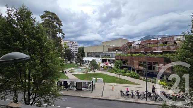 Appartement F3 &agrave; louer - 3 pi&egrave;ces - 80 m2 - Annecy - 74 - RHONE-ALPES