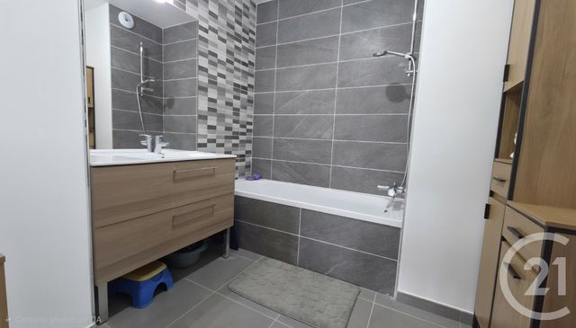 Appartement F3 &agrave; louer - 3 pi&egrave;ces - 65,16 m2 - La Balme De Sillingy - 74 - RHONE-ALPES